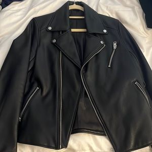 Men’s leather jacket (not real leather). Only worn 4 times. True to size.